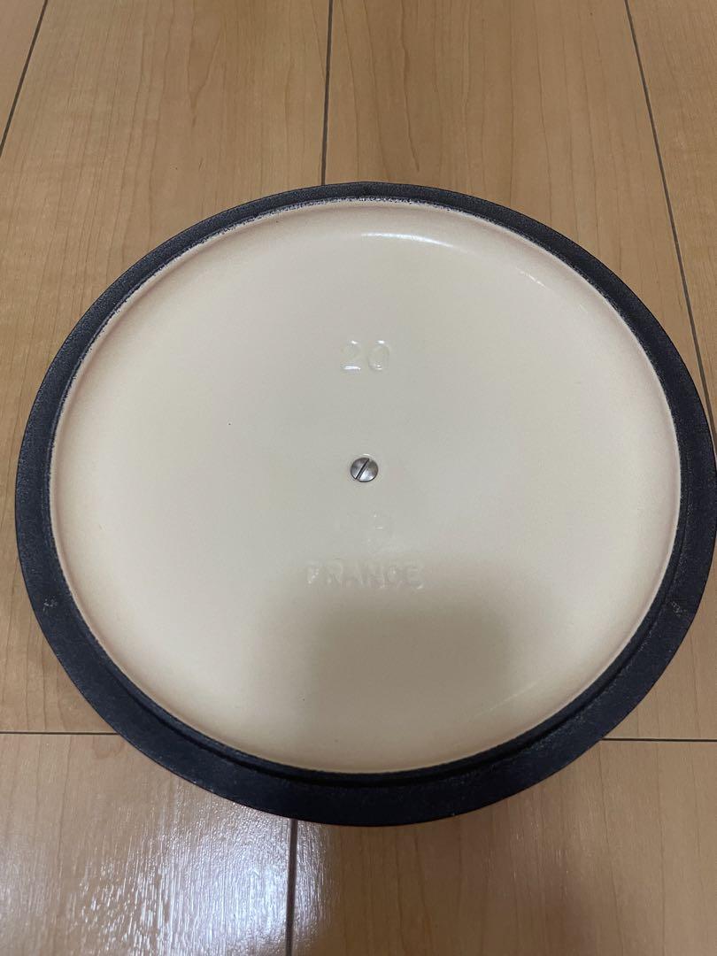 ル・クルーゼ　ココット　20cm  レッド　スチーマー付き