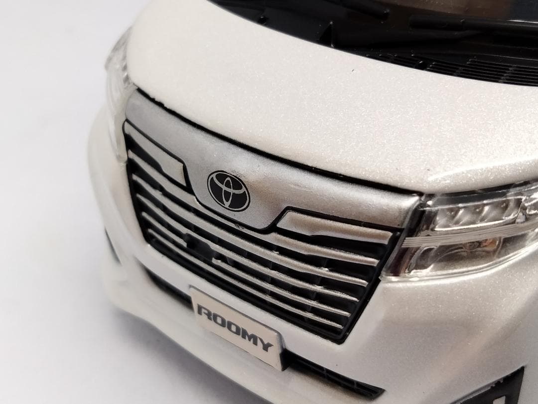 トヨタ ルーミー カスタムG ホワイト カラーサンプル 色見本 1/30 トヨタ ルーミー カスタムG ホワイト カラーサンプル 色見本 1/30