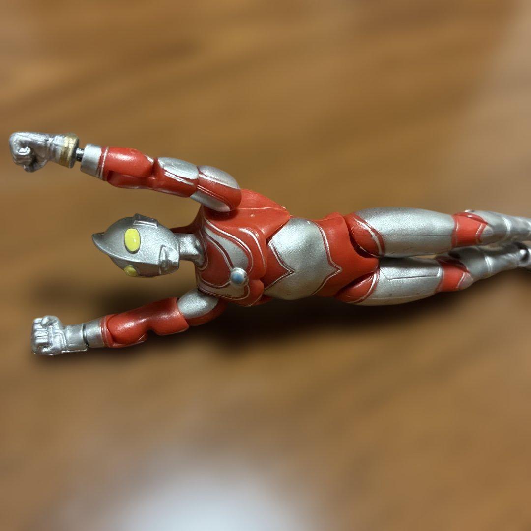 ウルトラマン 赤と銀 フィギュア - メルカリ