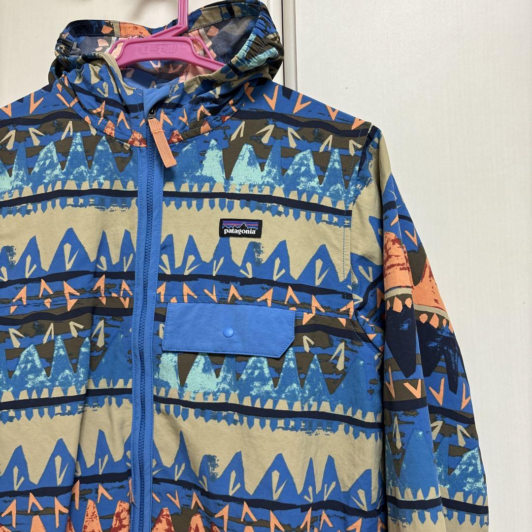 新品同様　patagonia ジャケット   キッズXXL   幾何学模様