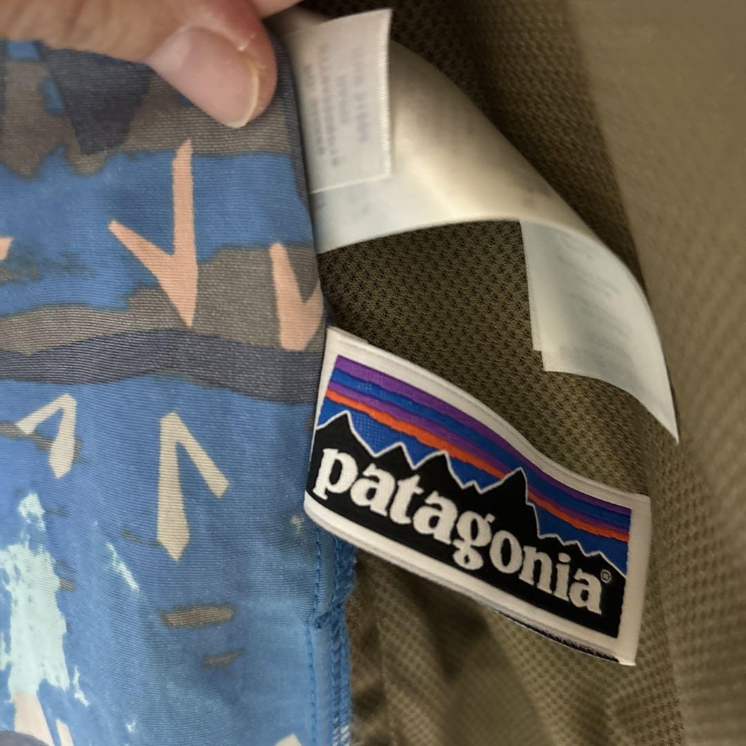 新品同様　patagonia ジャケット   キッズXXL   幾何学模様