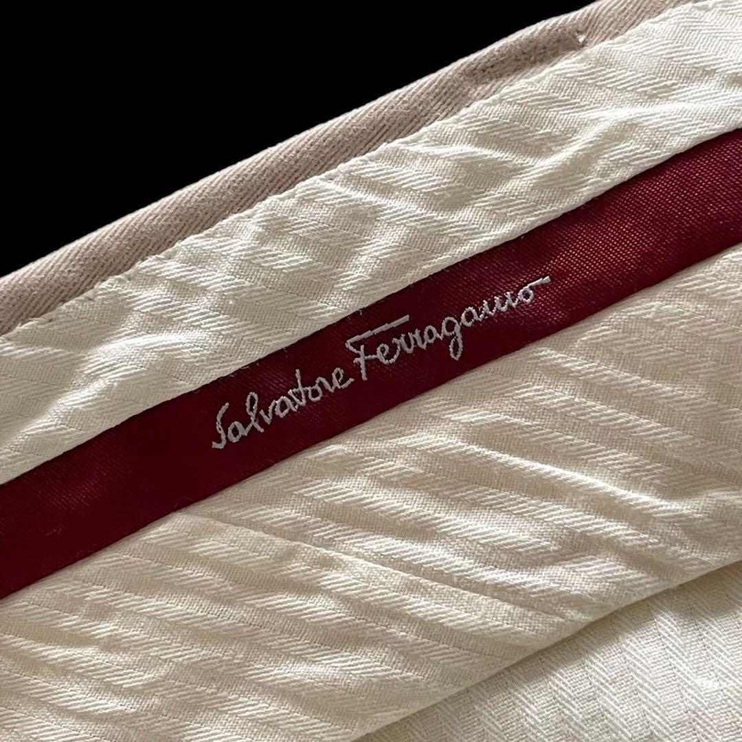 Salvatore Ferragamo サルヴァトーレフェラガモ パンツベージュ