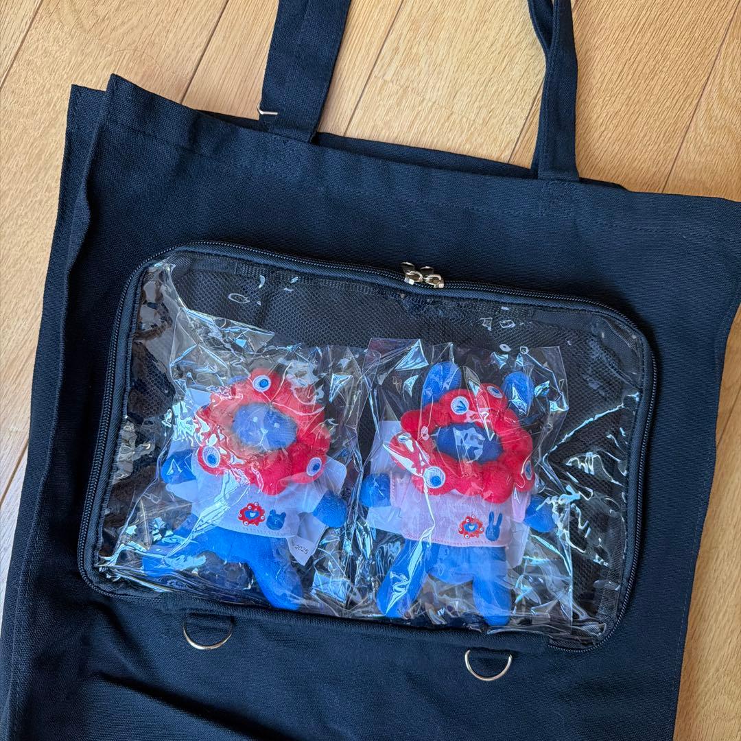 ミャクミャクなりきりおすわりマスコットチャーム Tシャツver 2個セット新品、♥