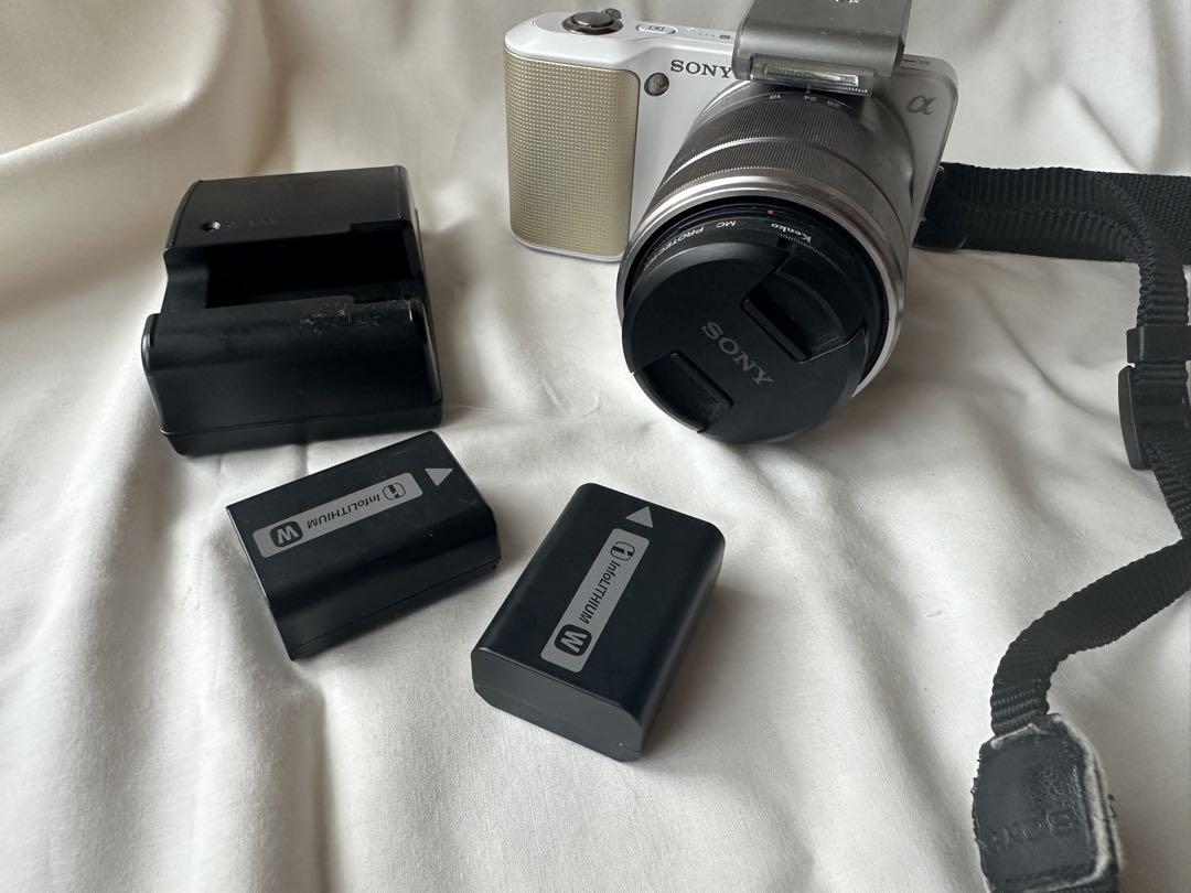 SONY α NEX-3本体 +レンズ+ バッテリー2個 + 充電器