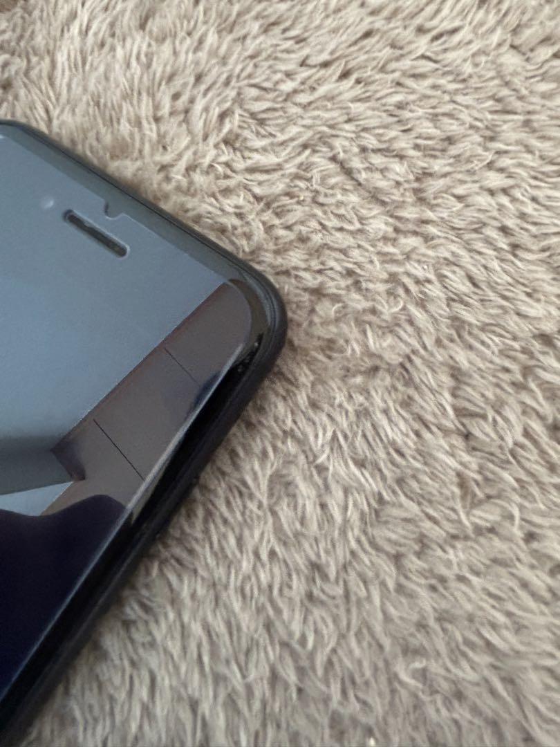 iPhone SE(第2世代)箱、充電ケーブル付き