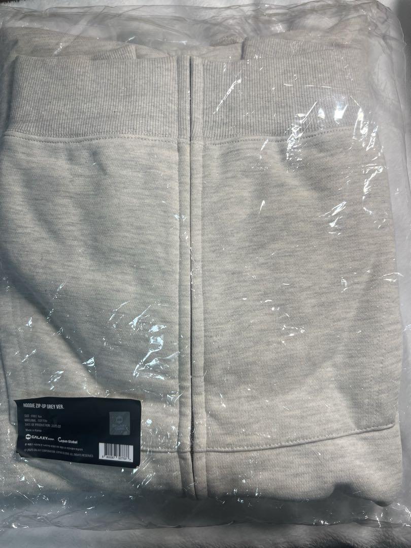 G-DRAGON】 Ubermensch Hoodie Zip-Up Oatmeal (peaceminusone