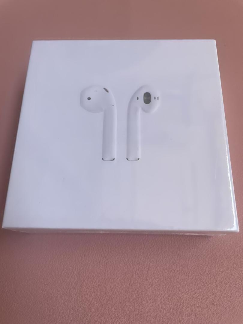 新品未開封 Airpods 第2世代