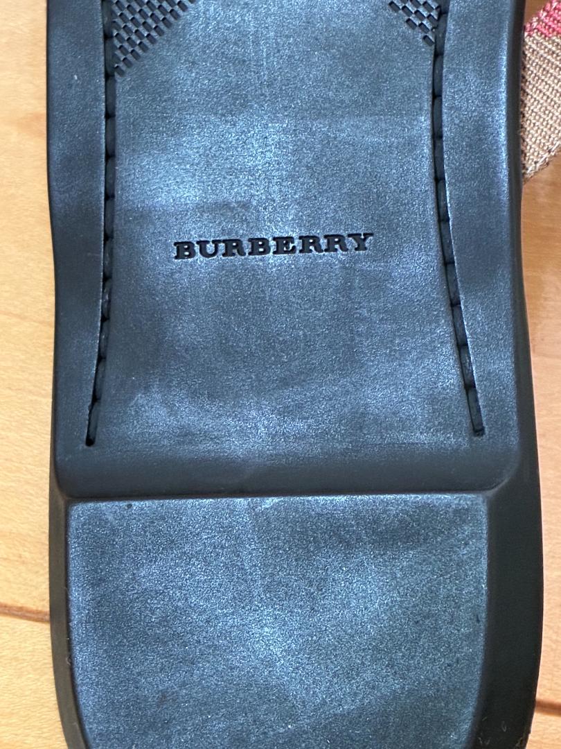 【新品未使用】BURBERRY トングサンダル　レディース