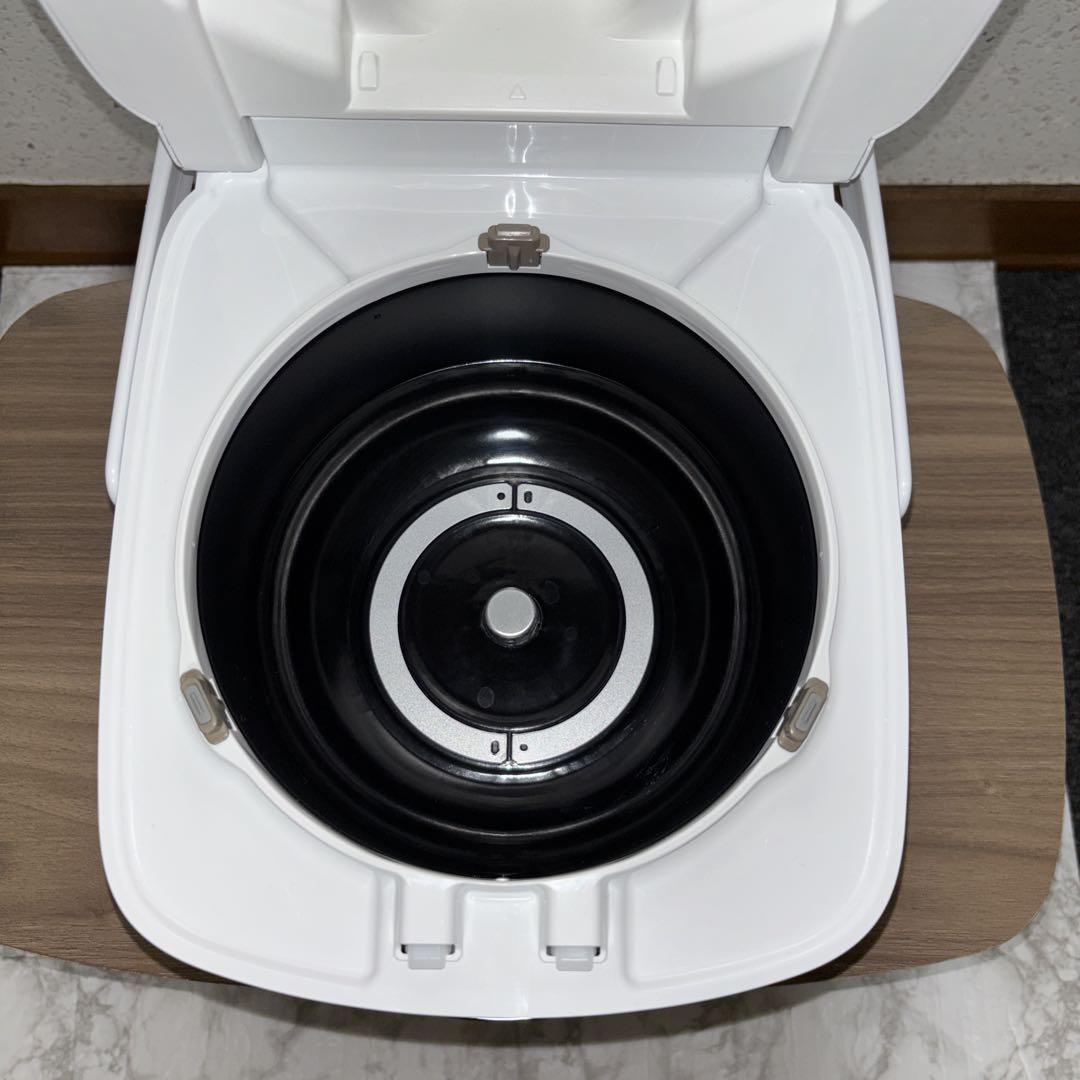2021年製】三菱IHジャー炊飯器 炭炊釜 NJ-SE06B-W