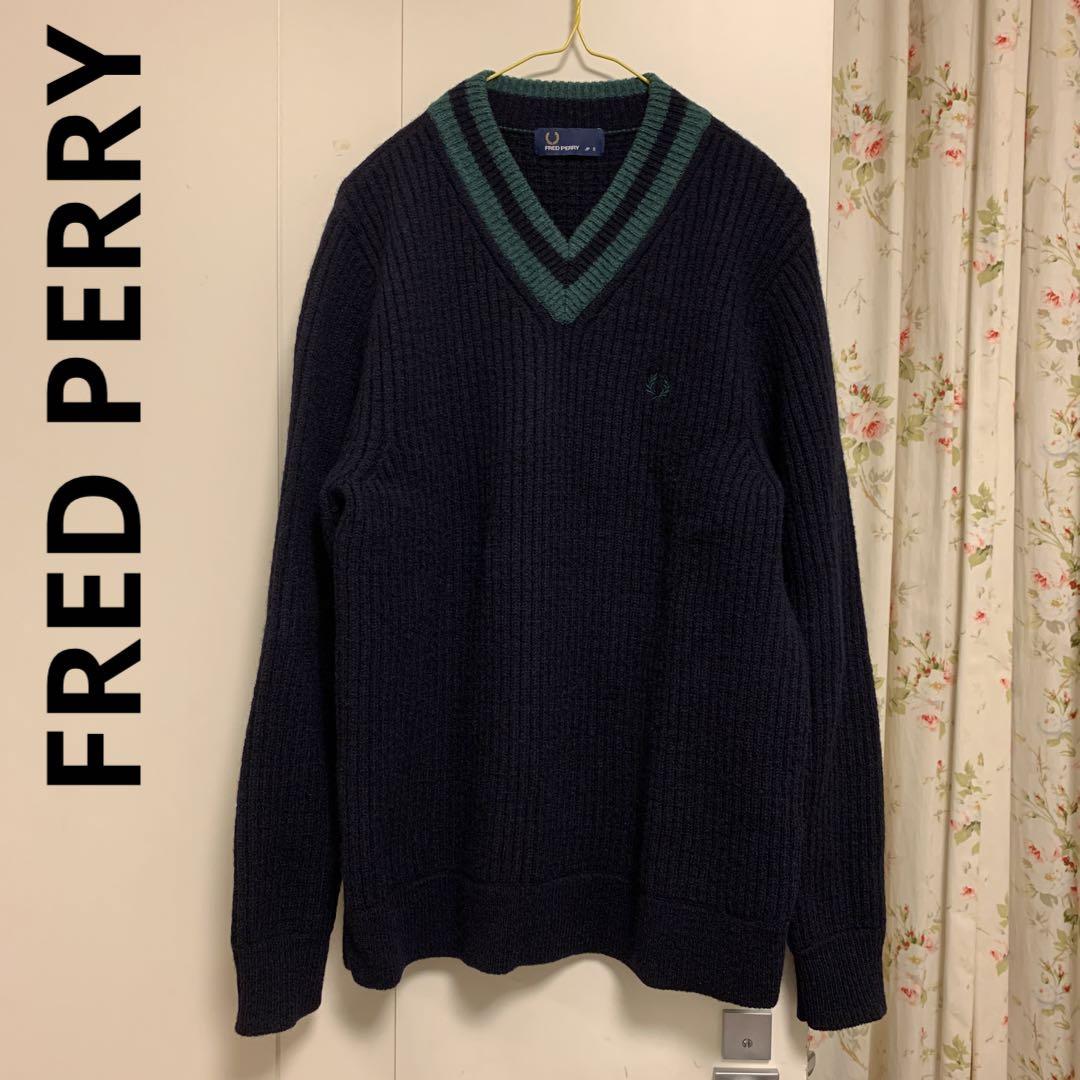 美品♦︎FRED PERRYフレッドペリー ニットセーター 刺繍ロゴ チルデン