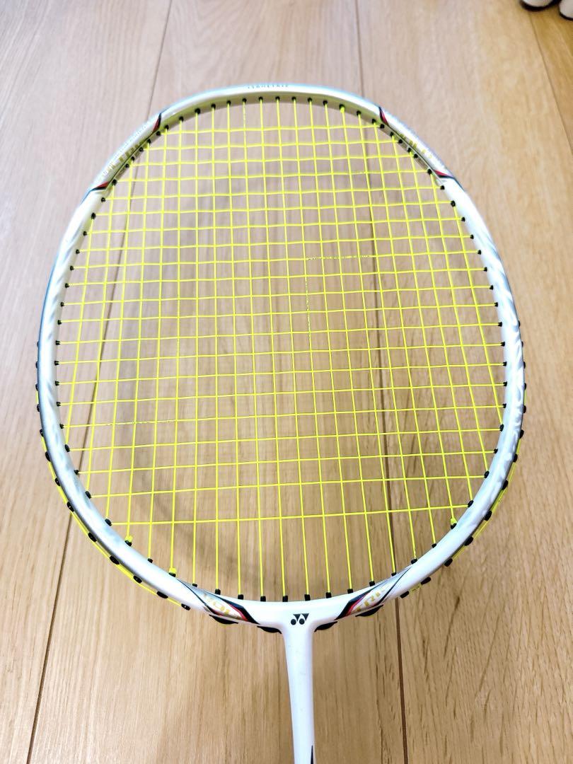 YONEX バトミントンラケット ケース付き VOLTRIC30
