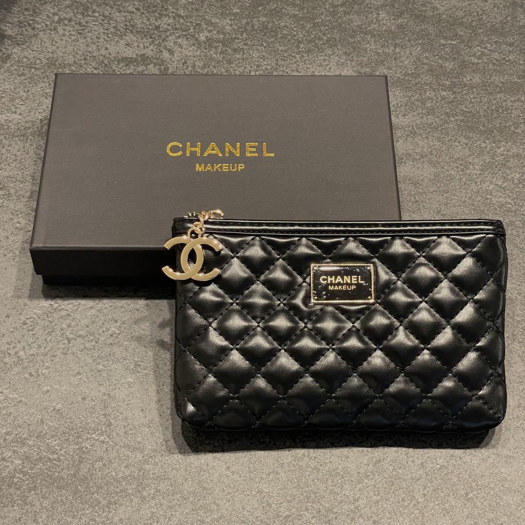 CHANEL ノベルティ　ポーチ　キルティングレザー
