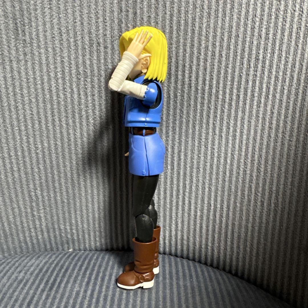 ドラゴンボール　レッドリボン軍　人造人間18号　フィギュア