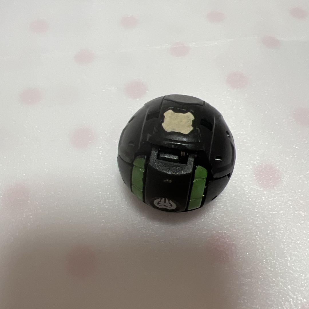 爆丸　ダークオンハカポイド　ルミナアーナウト