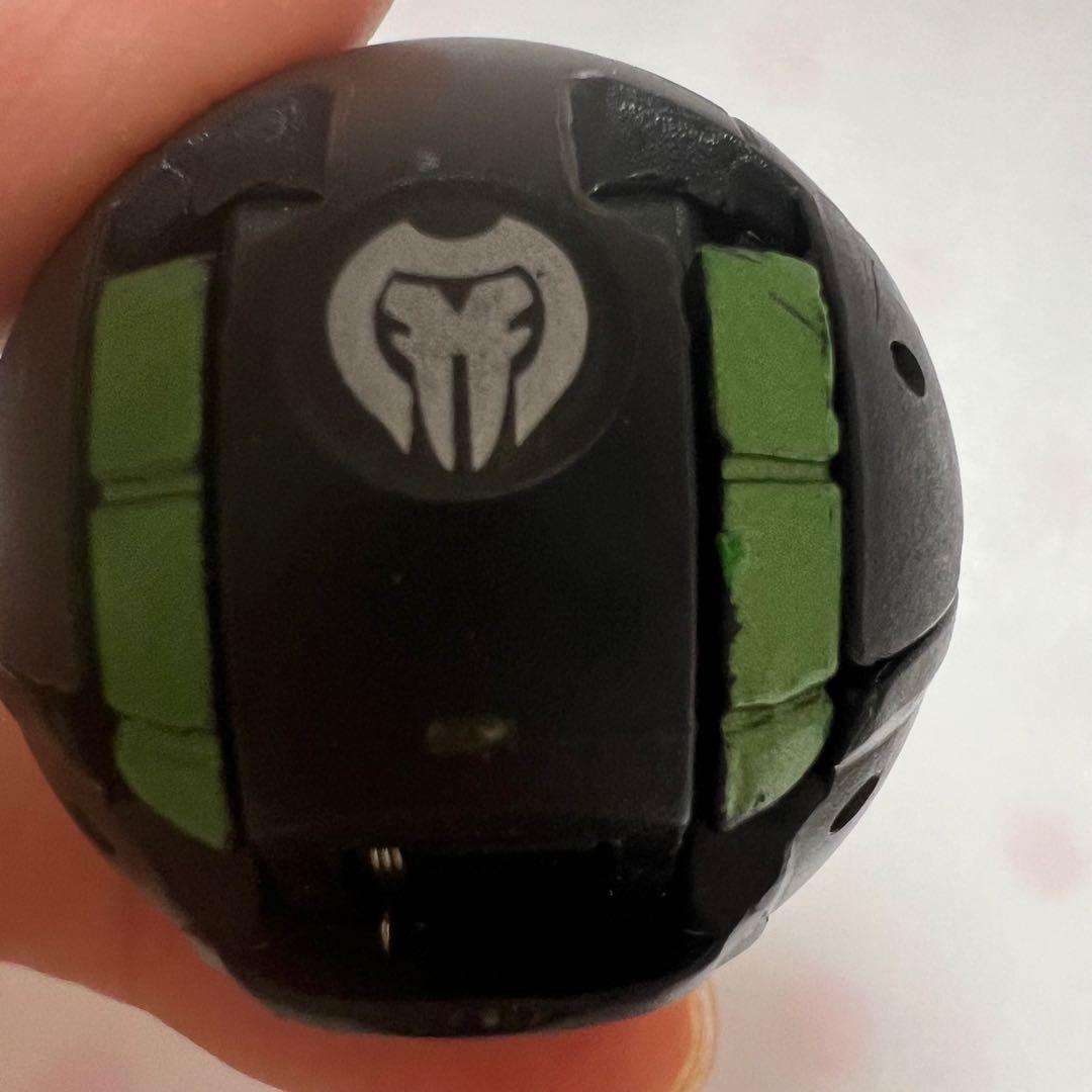 爆丸　ダークオンハカポイド　ルミナアーナウト