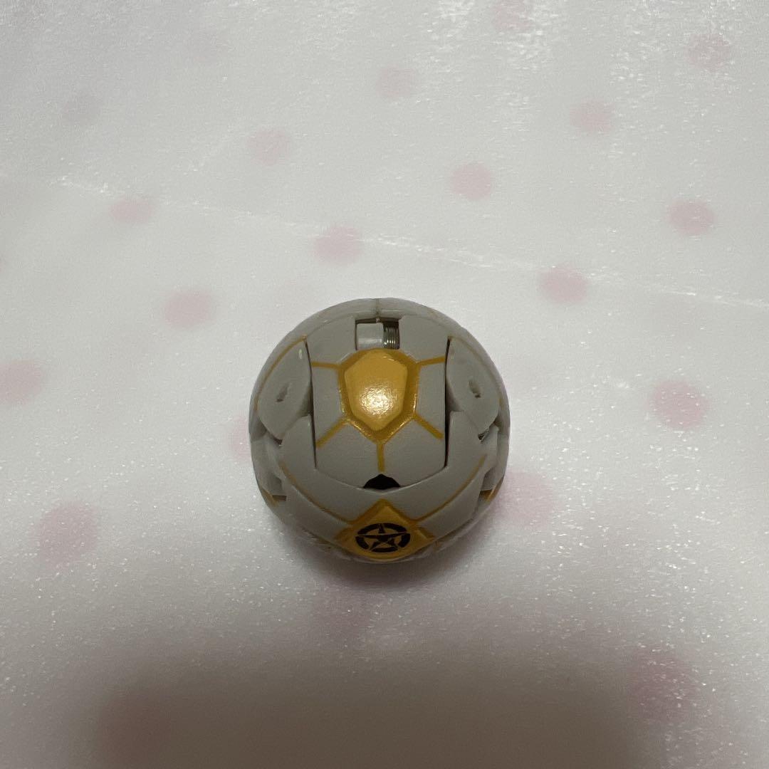爆丸　ダークオンハカポイド　ルミナアーナウト