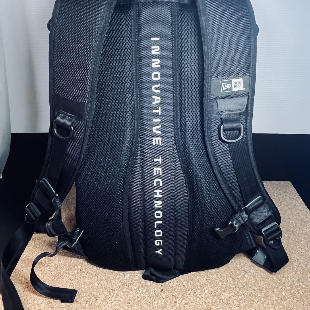 【美品】Rs TAICHI✖️NEWERAコラボリュック/28Lブラック／ホワイト