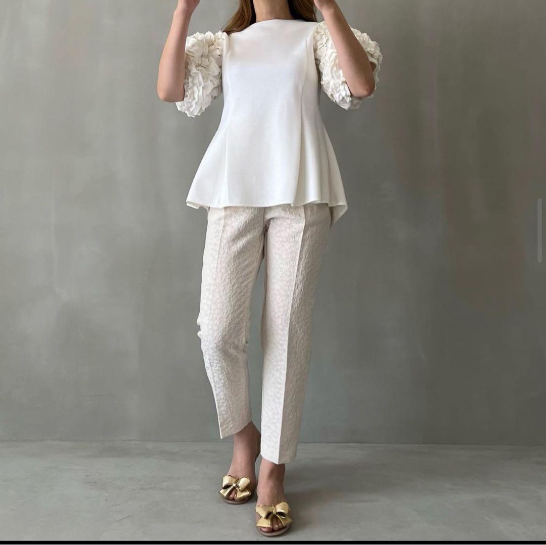 ☆新品タグ付き☆ HOWDY. furi furi blouse アイボリー