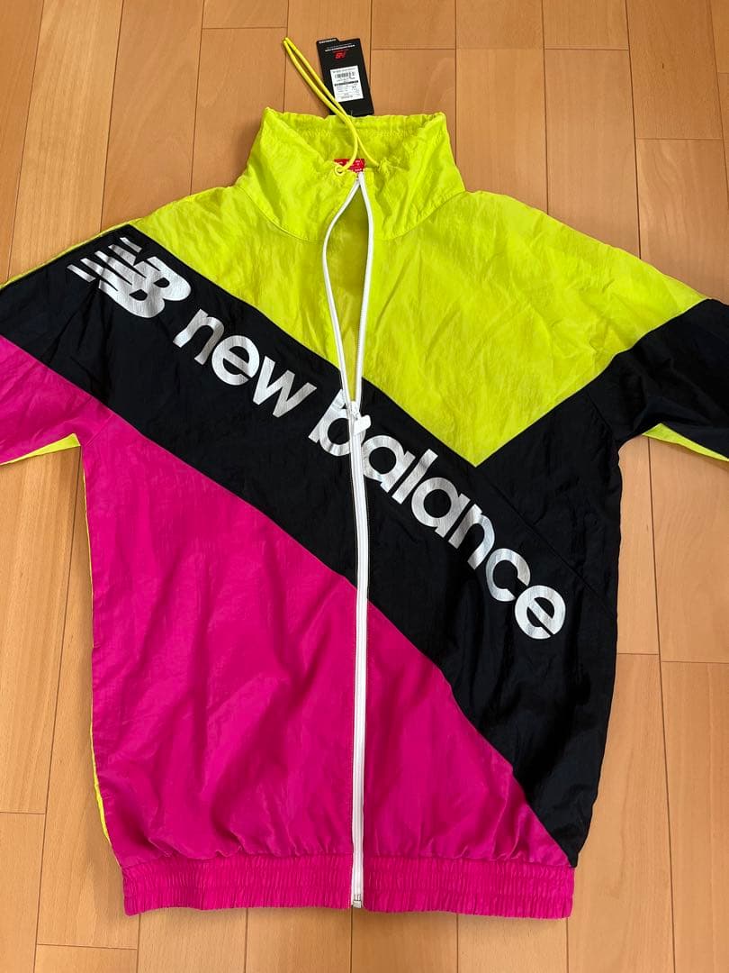 new balance ウィンドブレーカー