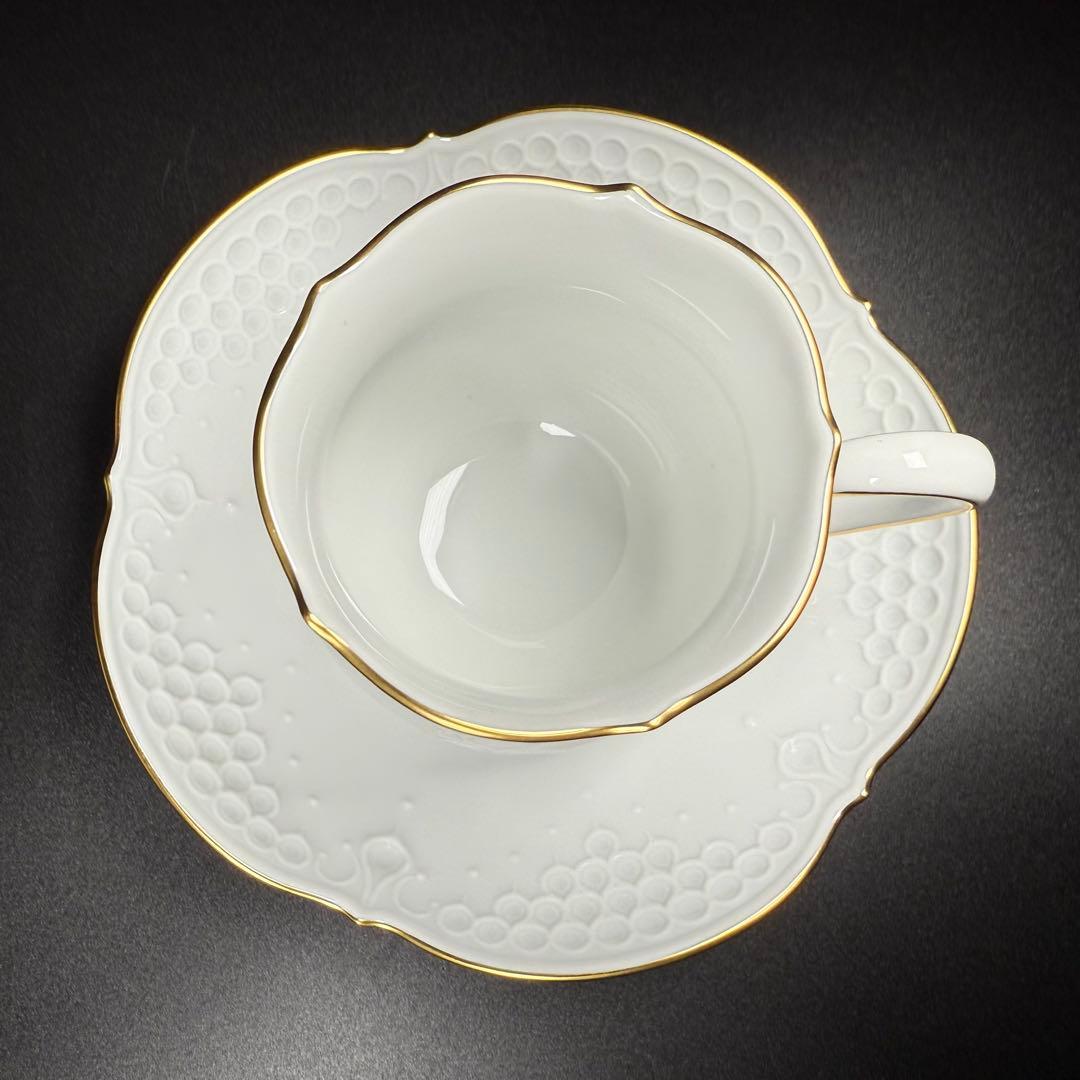 未使用 マイセン 金彩 ホワイトレリーフコーヒーCSとプレート1式共箱付、1級品 未使用 マイセン 金彩 ホワイトレリーフコーヒーCSとプレート1式共箱付、1級品