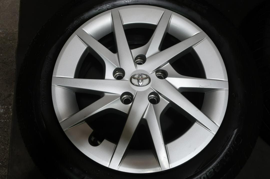 York様送料込み　トヨタ 純正 プリウスα 205/60R16 溝有