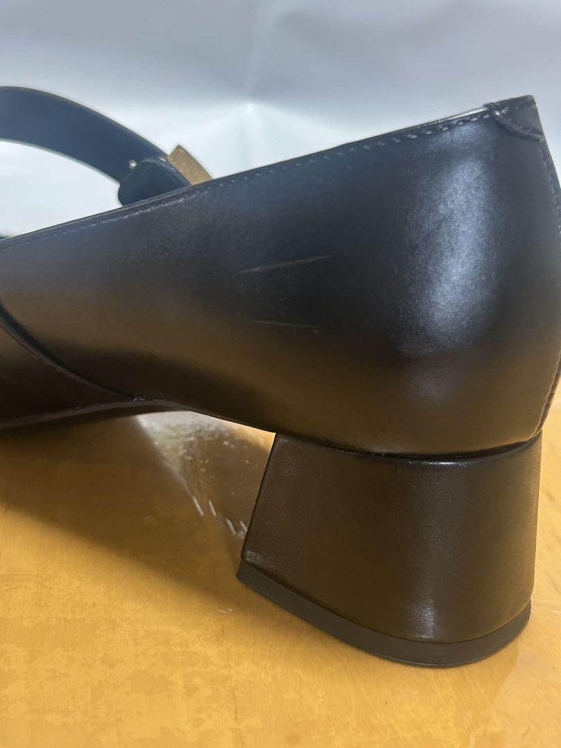 Charles & Keith メタリックアクセントメリージェーンパンプス