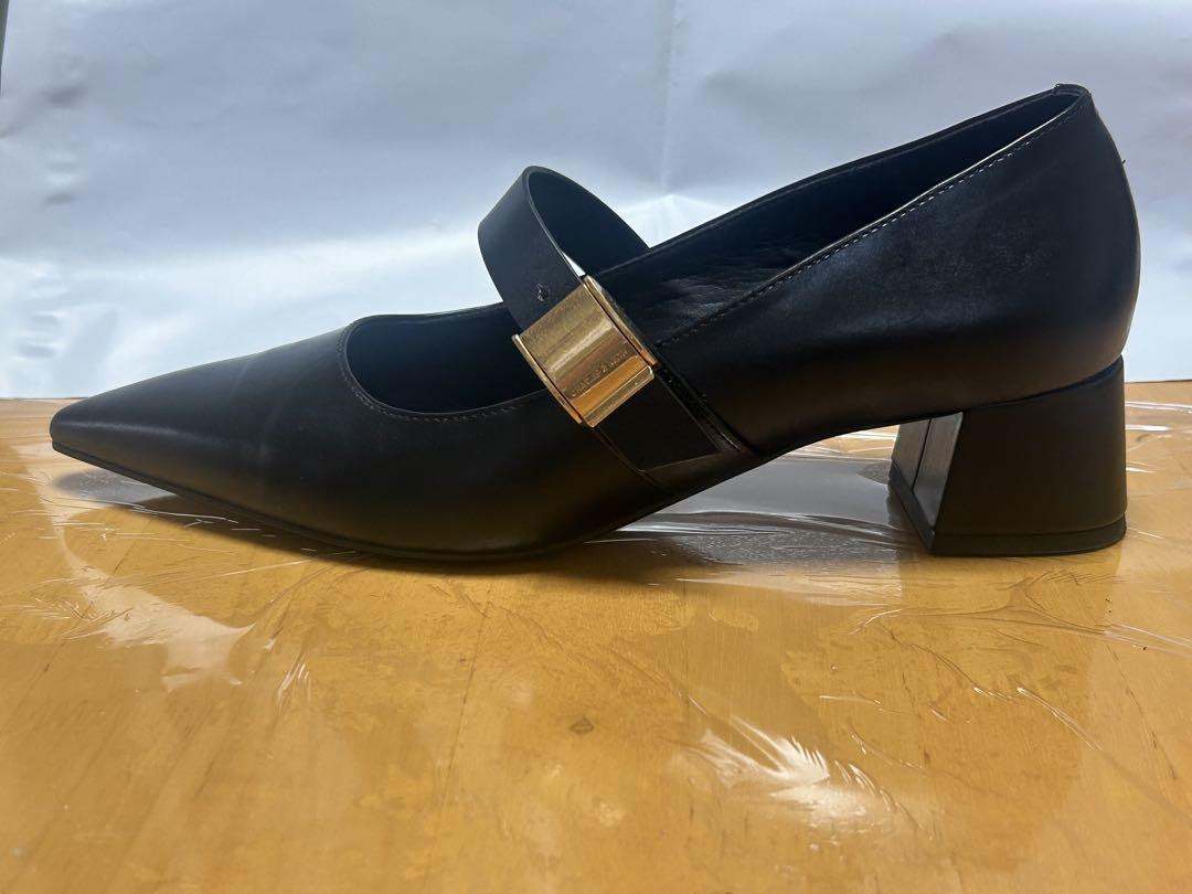 Charles & Keith メタリックアクセントメリージェーンパンプス