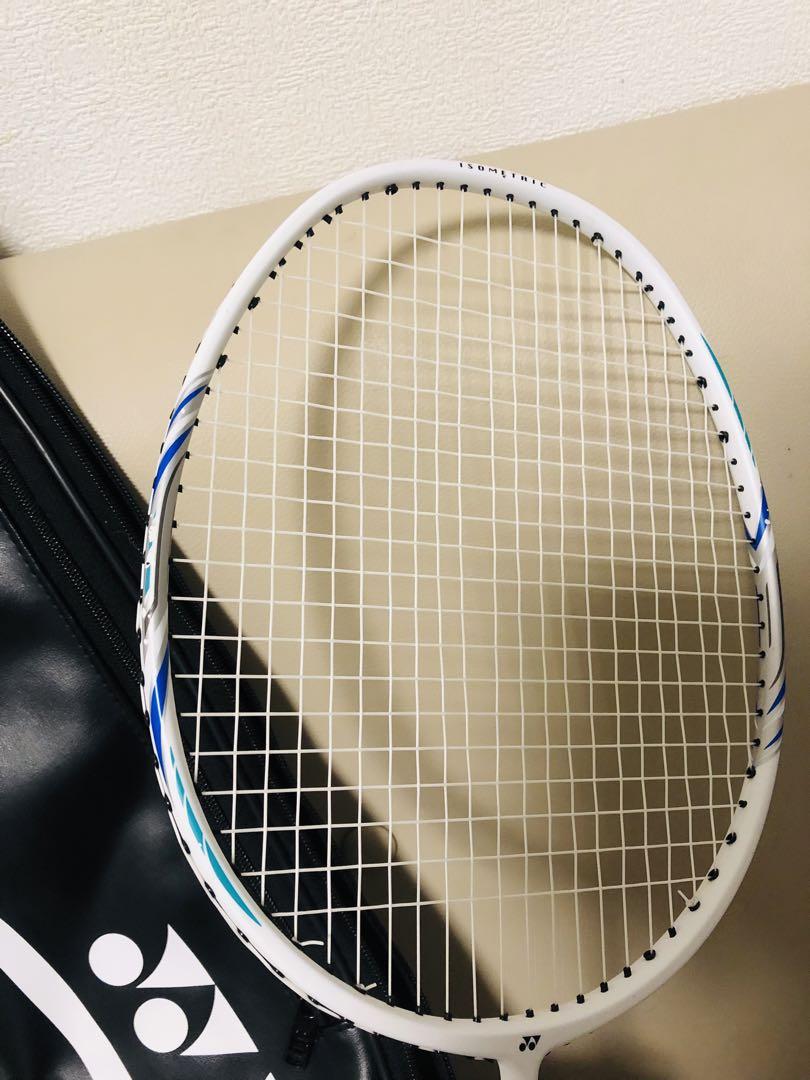 【送料込み】YONEX バドミントンラケット ケース付き　ヨネックス