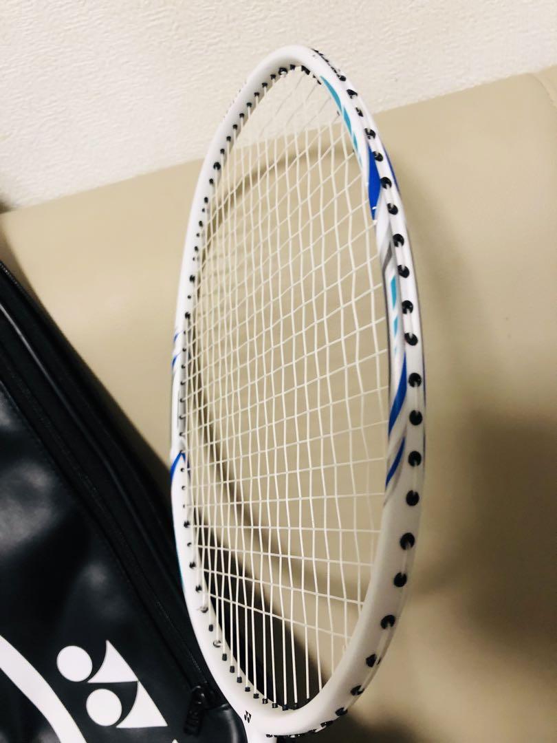 【送料込み】YONEX バドミントンラケット ケース付き　ヨネックス
