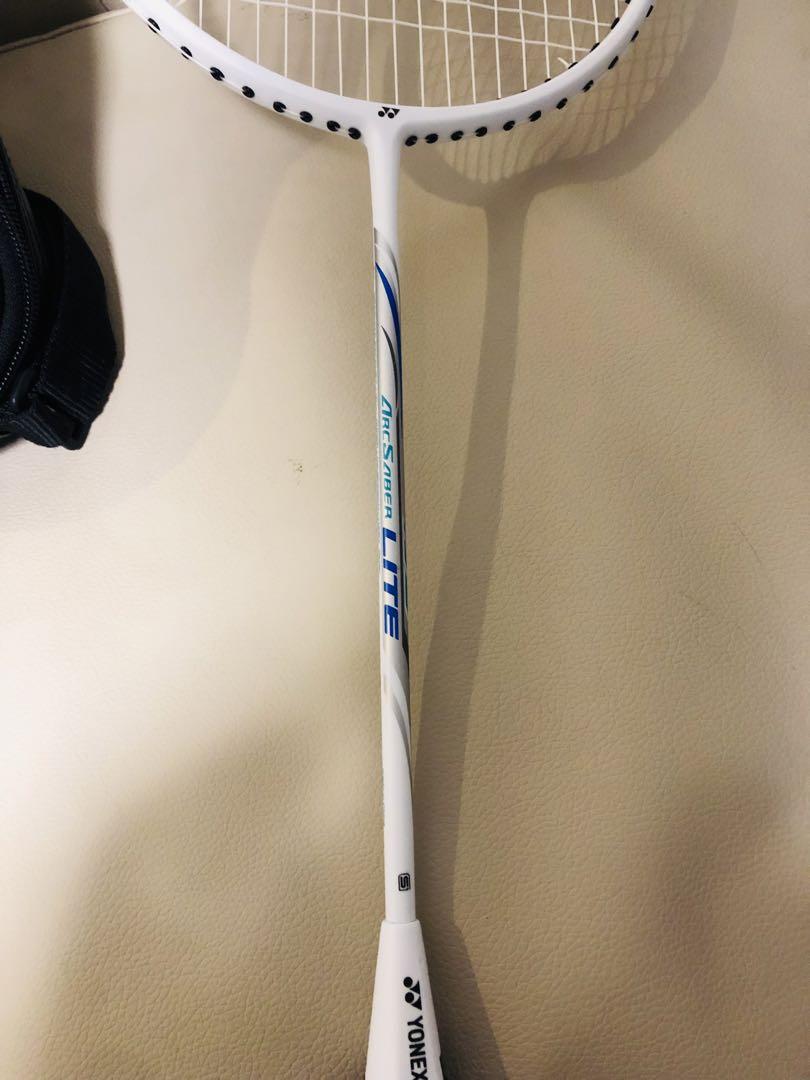 【送料込み】YONEX バドミントンラケット ケース付き　ヨネックス
