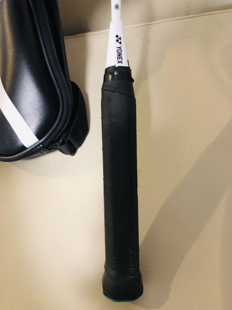 【送料込み】YONEX バドミントンラケット ケース付き　ヨネックス