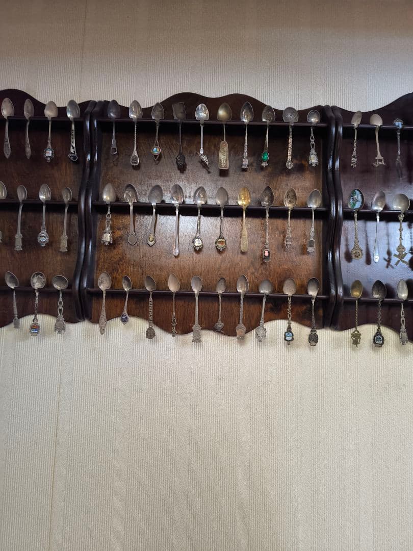 木製スプーンラック 4つ 圧巻の120本以上のスプーンとフォーク付き 木製スプーンラック 4つ 圧巻の120本以上のスプーンとフォーク付き