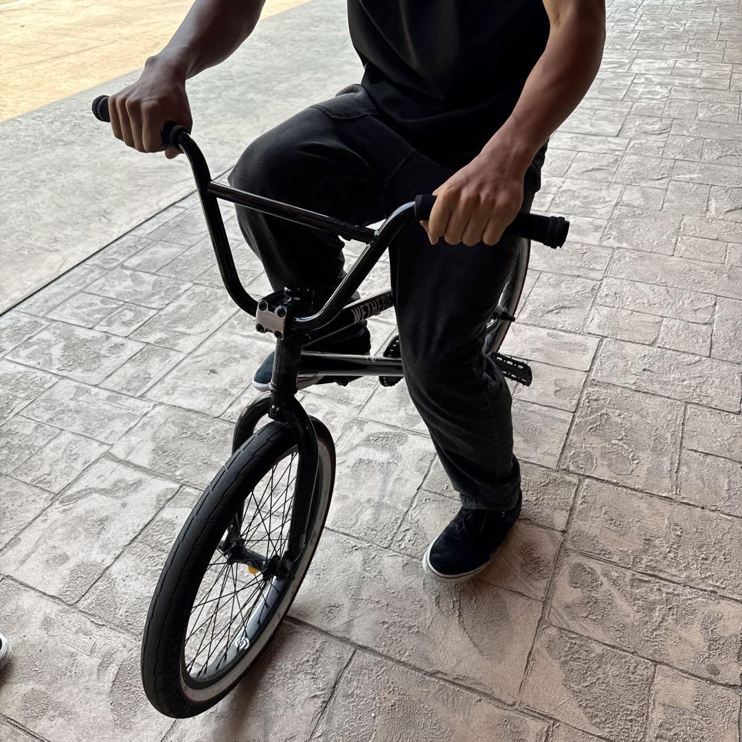 BMXバイク 黒 小径ホイール