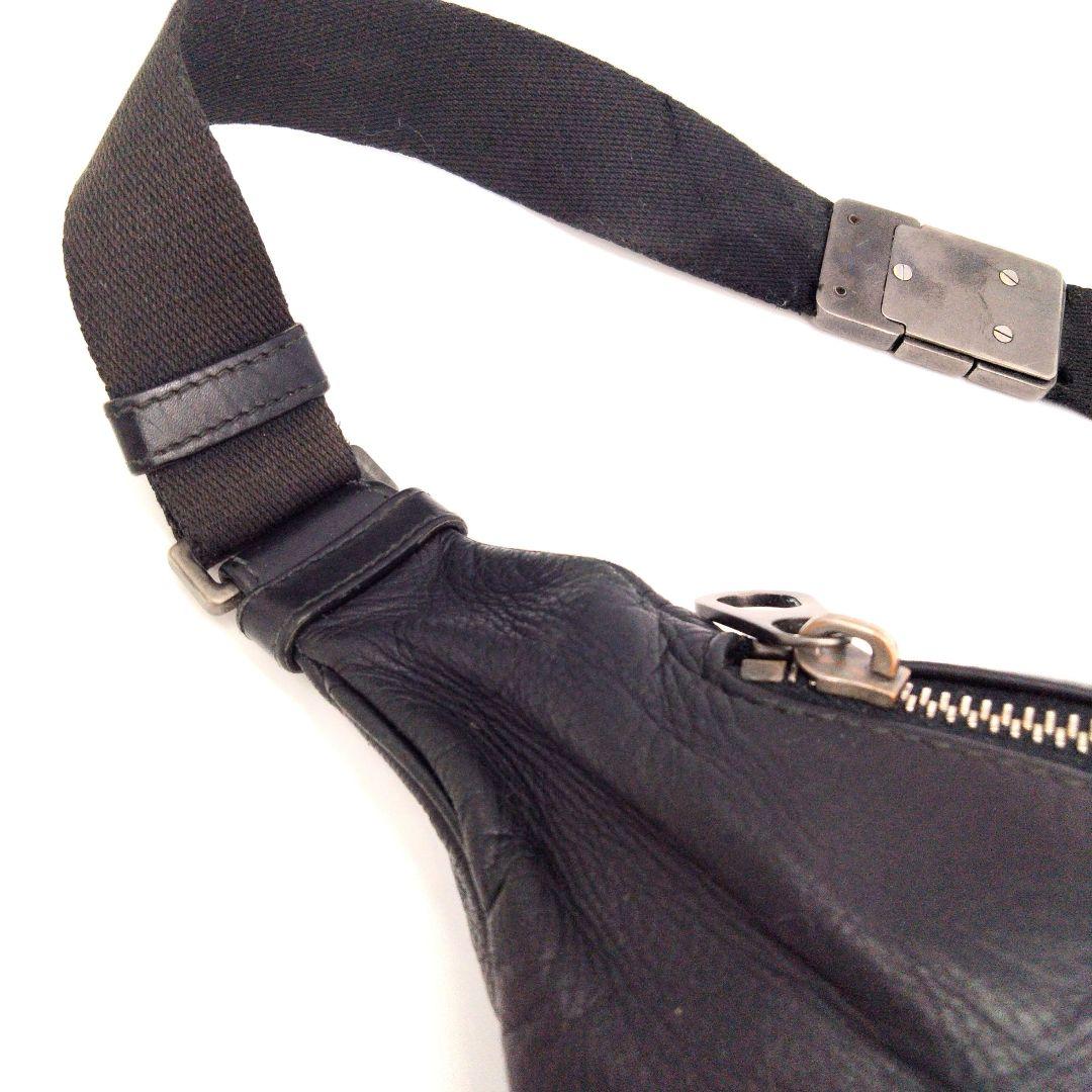 希少　ボッテガヴェネタ　ボディバック　ブラック　レザー　イントレチャート