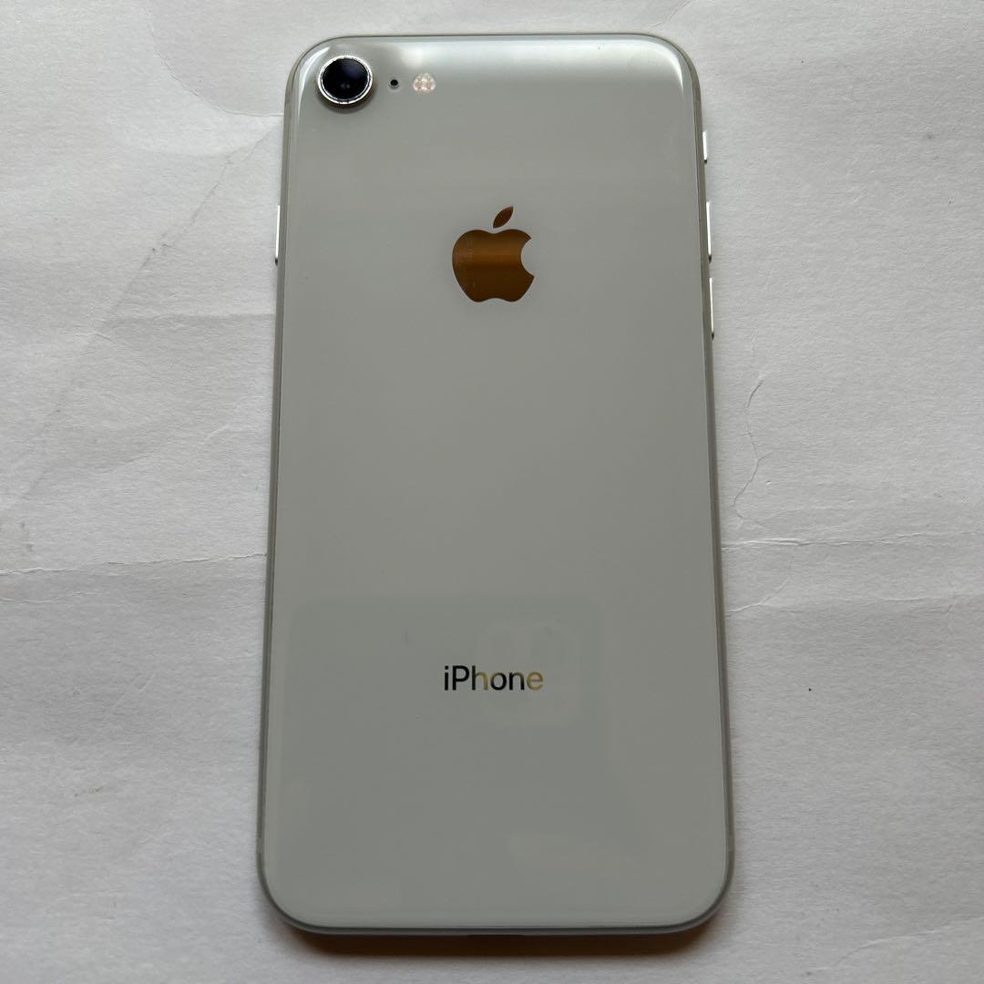 iPhone8 シルバー64GB 本体のみ SIMロック解除済 お買い得モデル 3220