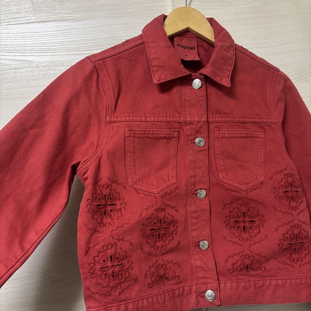 Desigual☆刺繍入り レッド ジャケット デニム Gジャン