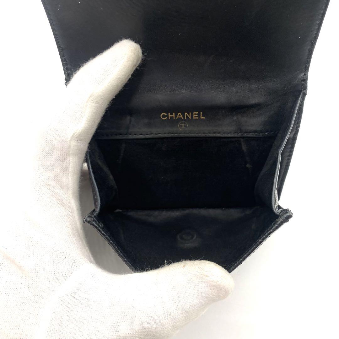 CHANEL 二つ折り財布　キャビアスキン　ココマーク　ダブルホック　コンパクト