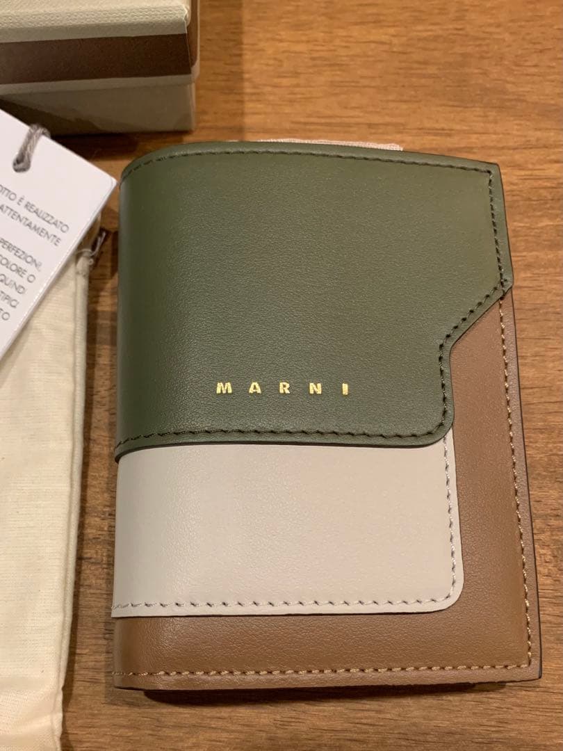 新品☆未使用品 MARNI マルニ バイフォールド ウォレット 二つ折り財布