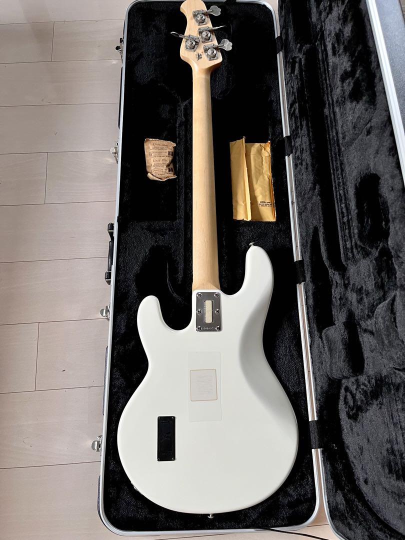 MUSIC MAN StingRay WHT/R スティングレイ エレキベース