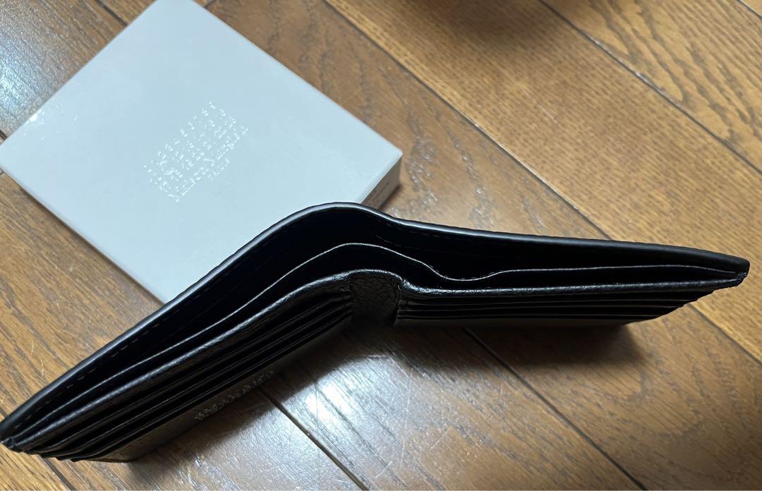 メゾンマルジェラ　二つ折り財布