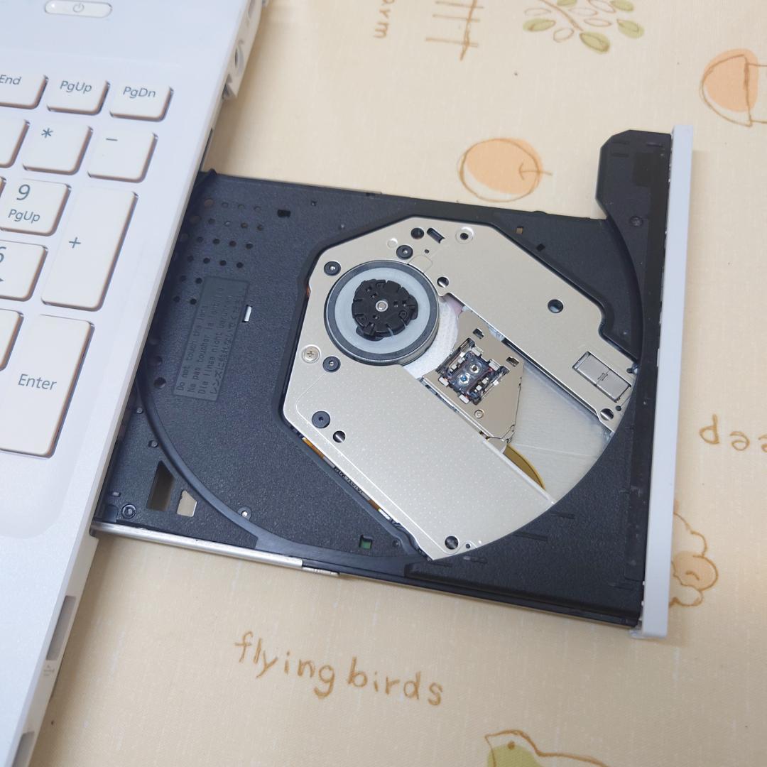 フルHD Windows11 オフィス付き 新品SSD i7 白ノートパソコン
