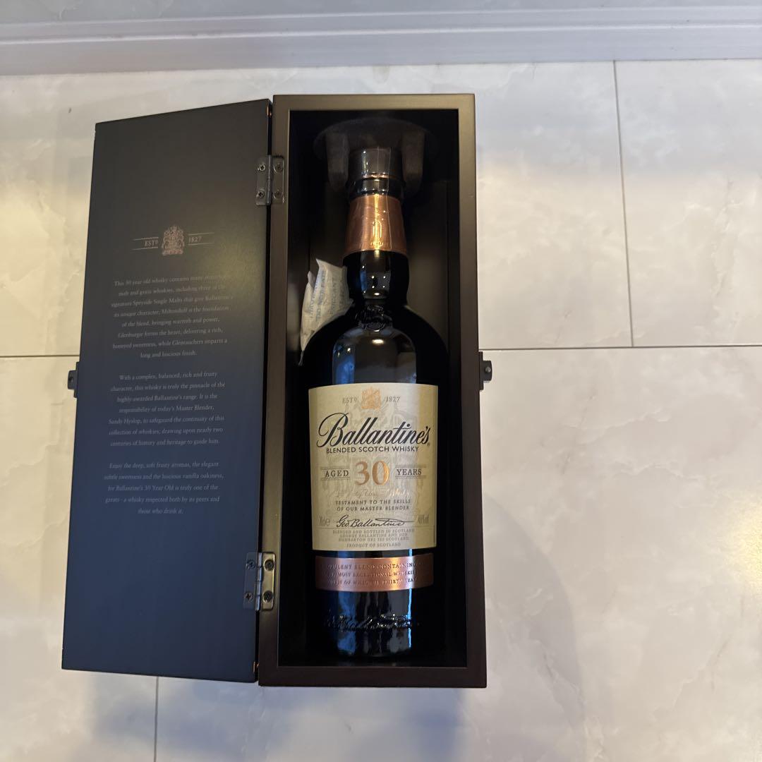 ウイスキー Ballantine's 30 Years Aged Whisky