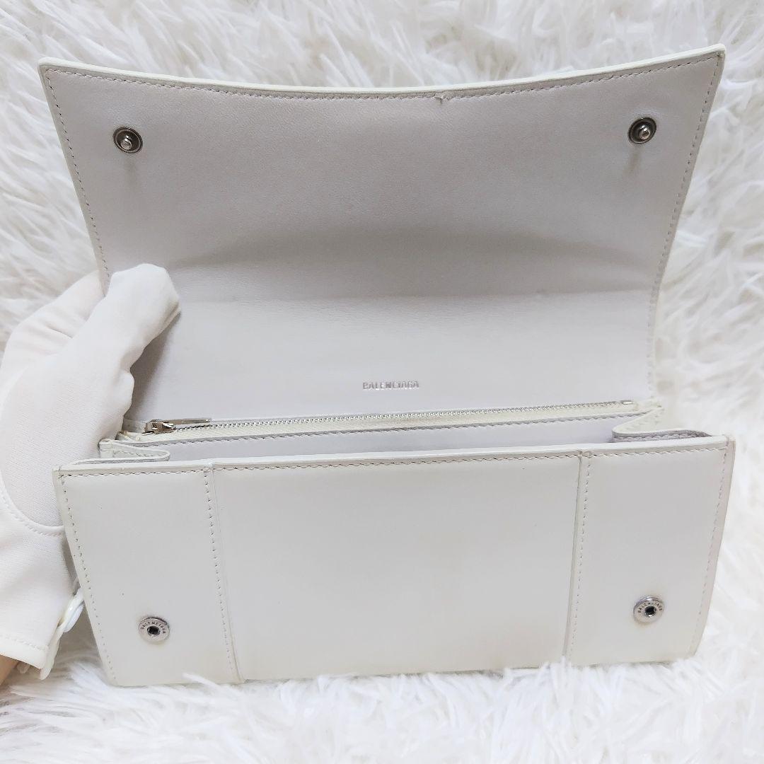バレンシアガ◇フラップ長財布　メタルビッグロゴ　シルバー金具　ホワイト