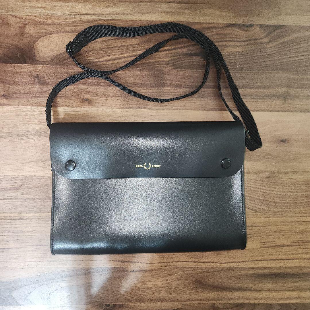 フレッドペリー　FRED PERRY　ショルダーバッグ