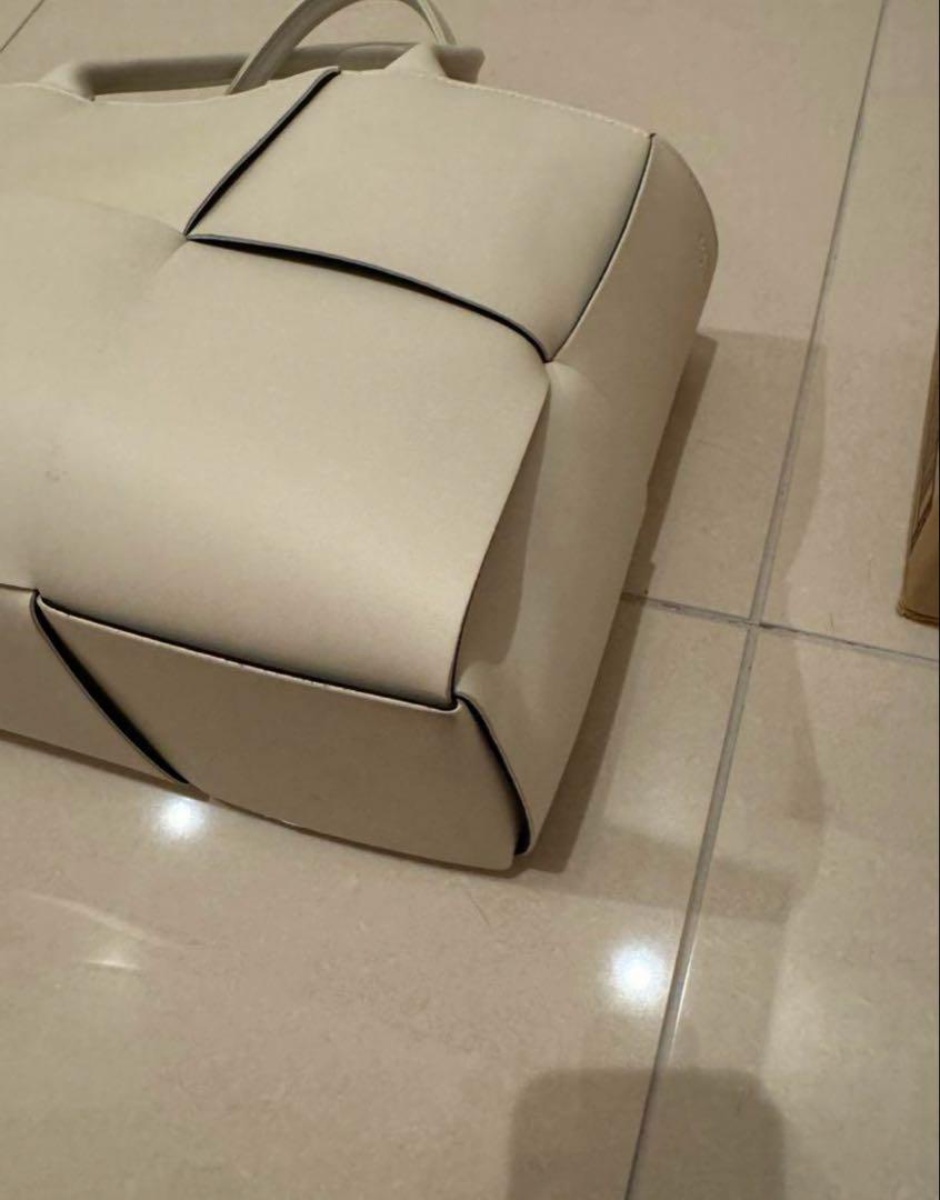 VENETA定価60万アルコトート|ミディアム