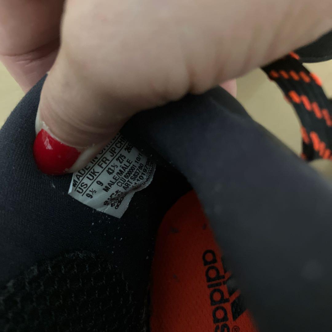 adidasバッシュ　アディダスバスケットボールシューズ 黒とオレンジ