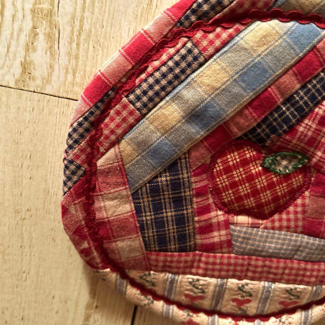 のんちゃん様専用になりました クレイジーキルトカントリーリンゴ鍋敷き❤️ のんちゃん様専用になりました クレイジーキルトカントリーリンゴ鍋敷き❤️