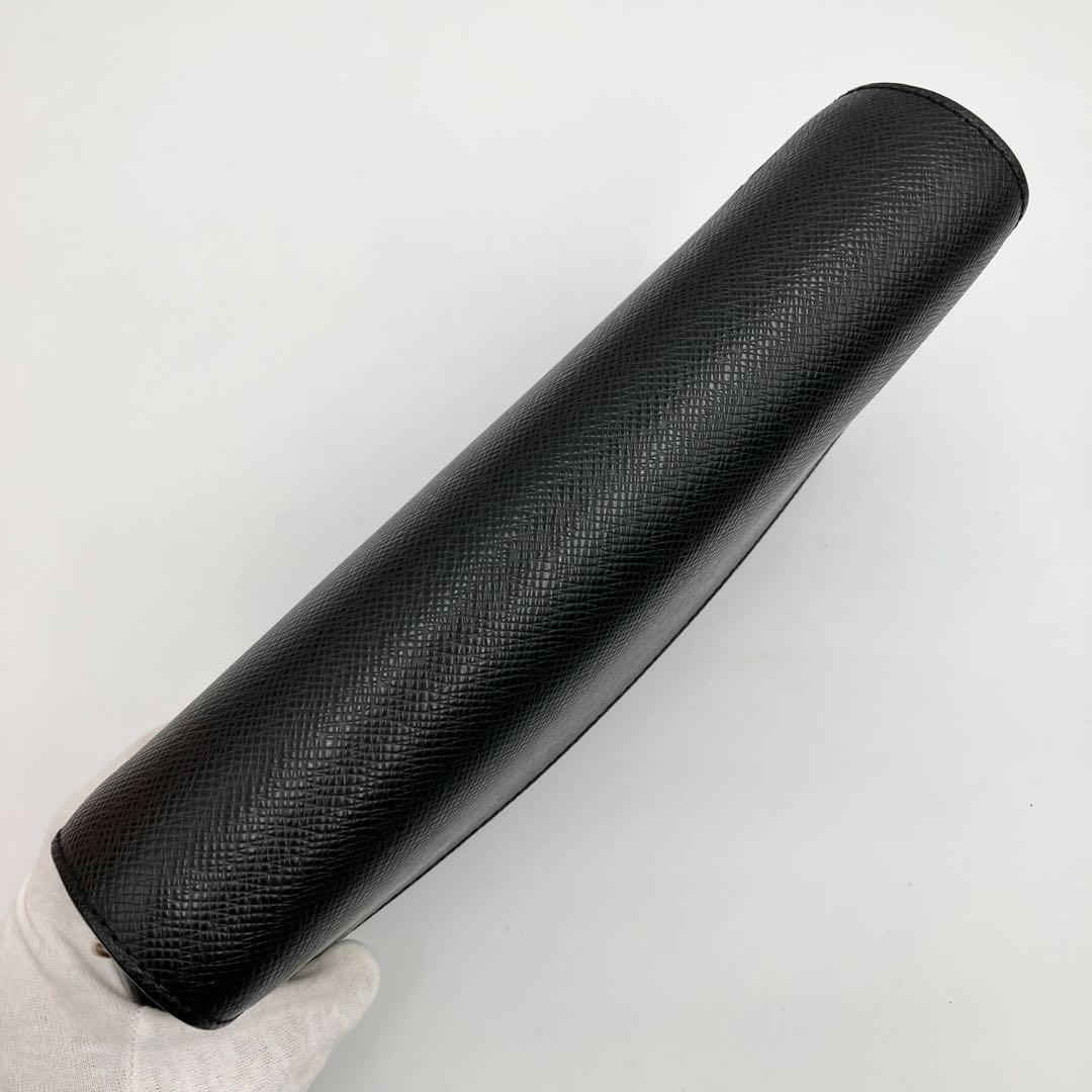 美品✨ルイヴィトン タイガ バイカル 黒 セカンドバッグ 正規品 メンズ 本革