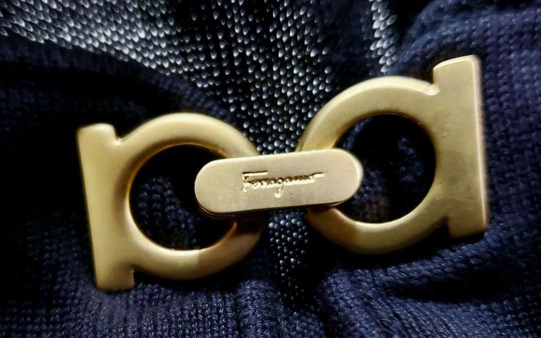Ferragamo ネイビー 五分袖ニット