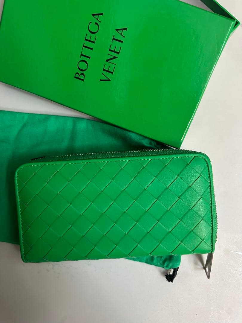ボッテガヴェネタラウンド ファスナー 長財布Bottega Veneta